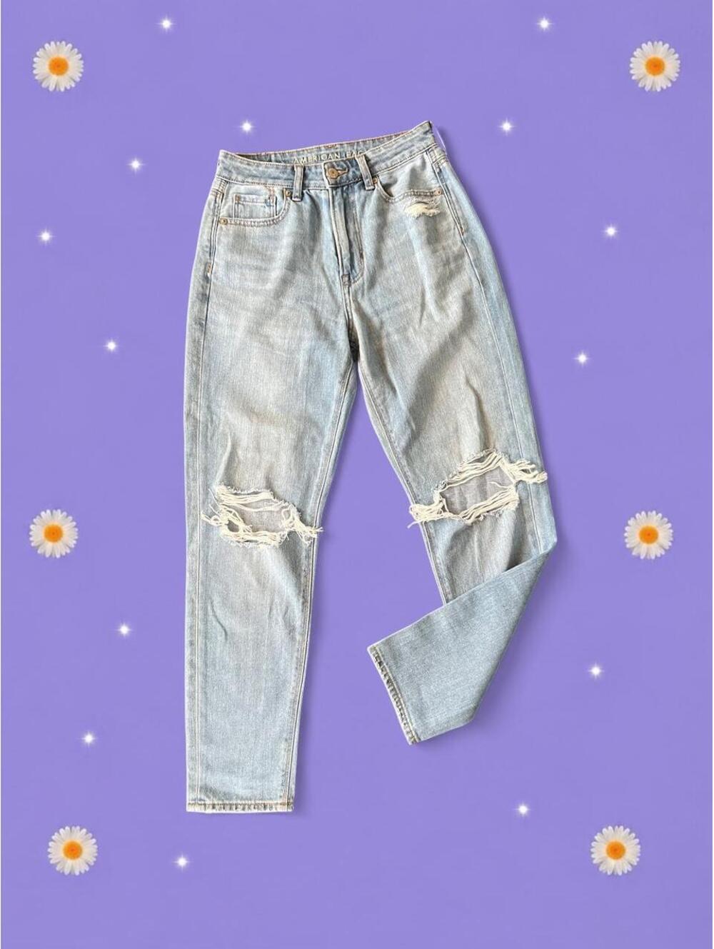American Eagle Y2K Baggy Distressed Mom Jeans size 0 💙